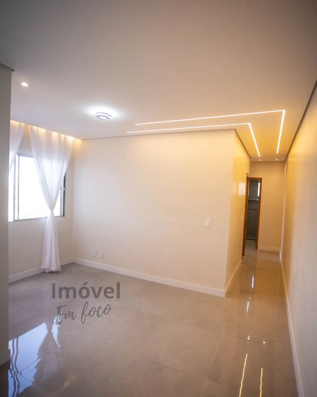 Sala Grande espaçosa conjugada com a sala de jantar e com uma vista incrivel do 7 andar para Zona Sul de Ribeirão Preto.